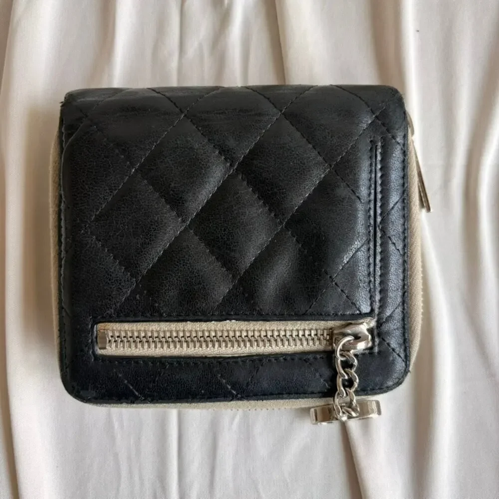 Vintage Chanel Black Quilted Compact Zip Wallet - CC Zipper Pull